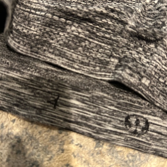 Lululemon Swiftly Tee Too 4 Special Ombré Grey Black - Picture 3 of 3